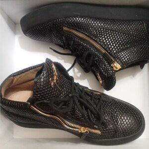 Black and Gold Men's Sneakers